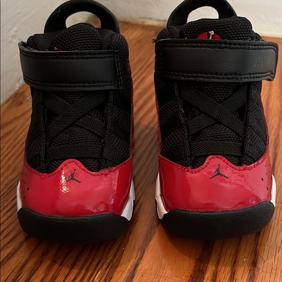 Infant Jordans size 5c - Picture 3 of 4